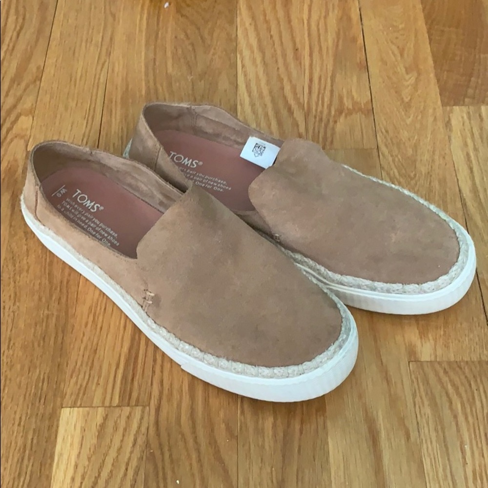Toms suede shoes
